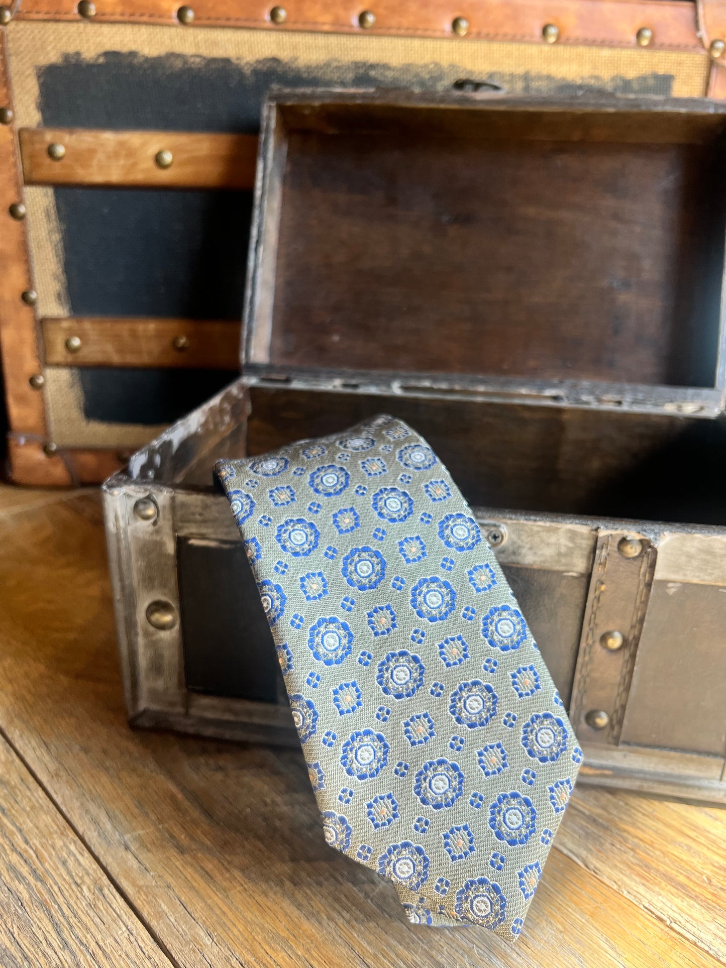 Green Blue Medallion Silk Tie